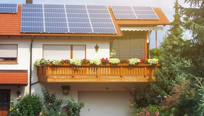 Cuantos paneles solares necesito para una casa?